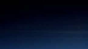 La nubes noctilucentes se forman a una altura aproximada de 80 km y pueden ser observadas solamente en las noches de verano.