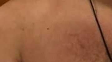 Maxamillian Neubauer se vio impulsado a hacer algo inesperado: "amamantar" a su hija.