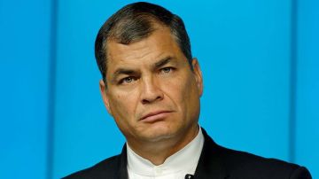 Sobre Rafael Correa pesa una orden de detención internacional.