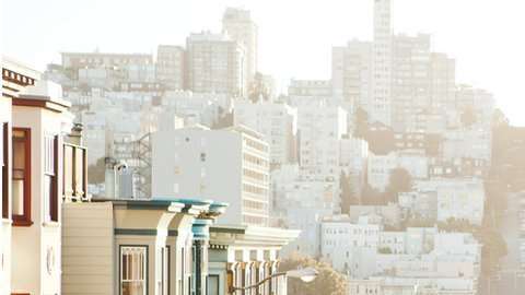 ¿Un salario de 6 cifras en San Francisco es un ingreso bajo?