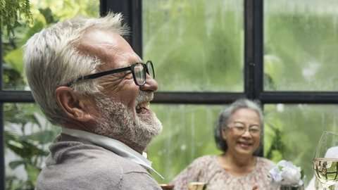 El conocido como "senior cohousing" está ganando adeptos en Europa y EEUU.