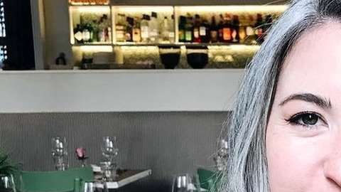 El cabello gris está de moda.