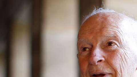 Theodore McCarrick, exarzobispo de Washington.