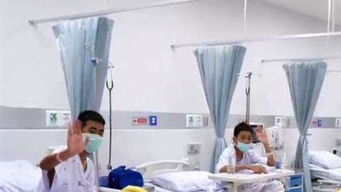 Los menores siguen su recuperación en un hospital.