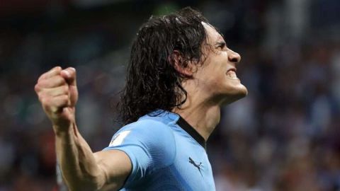 El uruguayo Edinson Cavani podría ser el primer gran ausente de los cuartos de final. (Foto: EFE/EPA/FRIEDEMANN VOGEL)