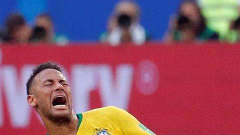 En lo que va del Mundia, Neymar ha pasado 14 minutos tirado en el césped