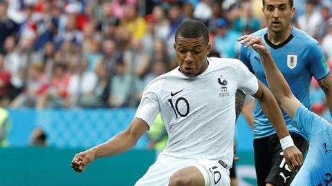 Francia derrotó 2-0 a Uruguay y avanzó a las semifinales del Mundial de Rusia 2018