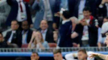 Mario Mandzukic celebra el gol del triunfo 2-1 de Croacia sobre Inglaterra