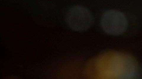 El expresidente Obama abraza a su media hermana, Auma.