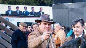 En Argentina presentaron a "Mbappé", un toro de un año y diez meses y 920 kilos de peso. (Foto: EFE/Sociedad Rural Argentina)