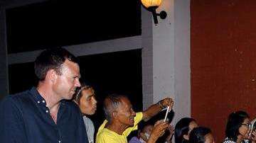 Los 12 niños y su enrtenador recibieron su alta médica.