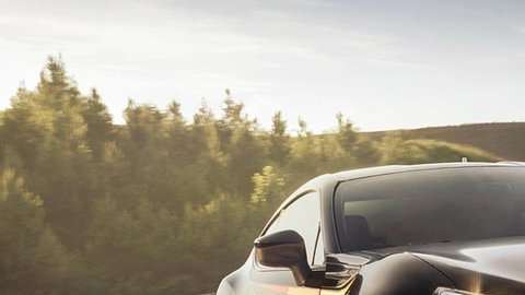 Un auto que promete diversión.