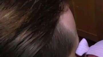 Max se ha convertido en un padre modelo.