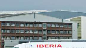 El avión comercial tuvo que tirar combustible para aligerarla carga.