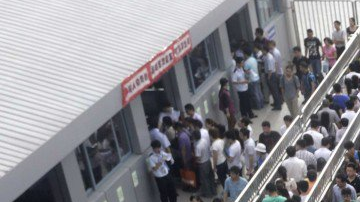 Colas astronómicas por la promoción.