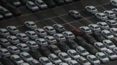 Lotes de autos listos para la venta.