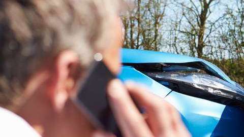 Sufrir un accidente puede causarte un dolor de cabeza.