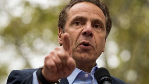 Cuomo considera que las tarifas son una afrenta a la Primera Enmienda.