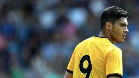 El mexicano Raúl Jiménez , vio por primera vez como le detenían un penal.