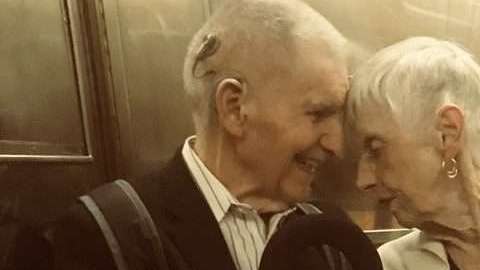 En Twitter, inició la búsqueda de esta pareja y los encontraron.