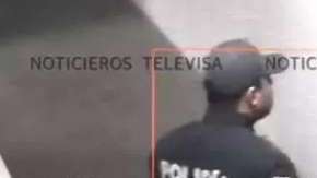 Una de las puertas de seguridad requiere huella dactilar.