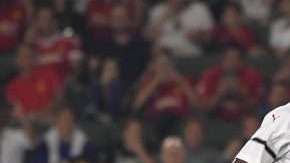 El jugador del Milán  Franck Kessie tiró un penalti para la historia ante el Manchester United en Carson. (Foto: John McCoy/Getty Images)