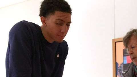 Quienes tienen un iPhone suelen generar mayores ingresos.