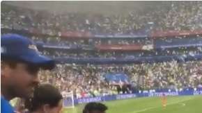 Aficionados de Brasil y México se arrojaron cerveza en las tribunas