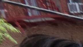 Decenas de personas han mostrado sus respetos ante el altar en recordación de “Junior”.