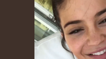 Kylie Jenner junto a su pequeña Stormi.