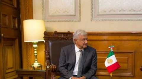 López Obrador y Peña Nieto, en su primera reunión tras los comicios.