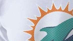 Los Miami Dolphins no le hacen el feo al fútbol.