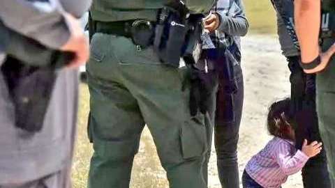 Niños indocumentados separados de sus padres.