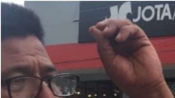 El hombre exigía justicia