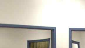 Cámara de ejecuciones con inyección letal de Nevada. A la derecha, foto sin data de Clayton Lockett.