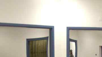 Cámara de ejecuciones con inyección letal de Nevada. A la derecha, foto sin data de Clayton Lockett.