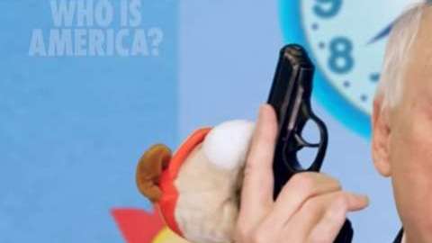 Así enseñarían a niños a preparar un arma.