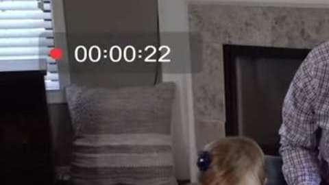 Ron DeSantis utiliza a sus hijos para promover su agenda política.