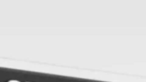 El oficial de policía  Brian Smith que insultó y realizó comentarios racistas en la red.