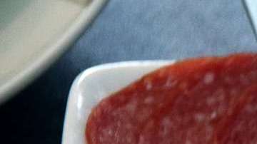 El salami ha sido relacionado con episodios maníacos.