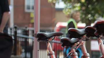 Las bicicletas que no necesitan ser bloqueadas están llenando las calles de grandes ciudades.