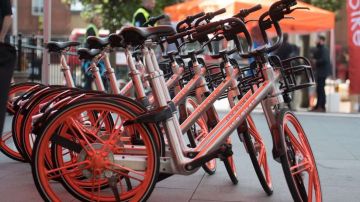 Las bicicletas que no necesitan ser bloqueadas están llenando las calles de grandes ciudades.