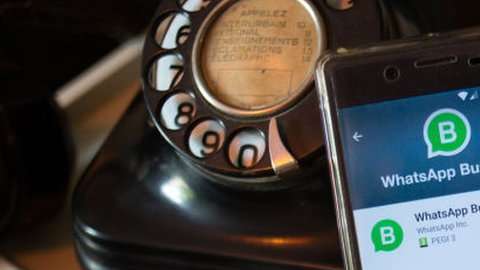 Whatsapp Business es el primer intento de Facebook de hacer dinero a través de la plataforma de mensajería.