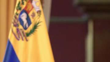 "Estoy de pie, vivo y victorioso", exclamó Maduro.