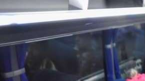 5 buses requieren los venezolanos para cruzar Ecuador.