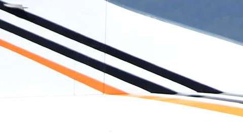 El juez Dana Sabraw mantiene un alto temporal de  ciertas deportaciones.