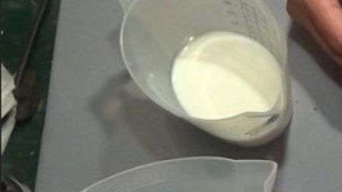 Ilusión óptica de la taza dorada.