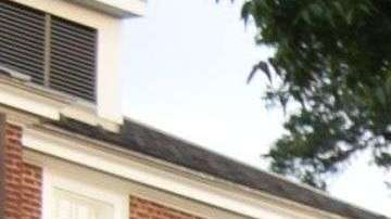 Marchan en Charlottesville para mostrar su rechazo al supremacismo blanco.