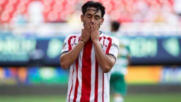 Chivas cae por tercera vez en el Apertura 2018. (Foto: EFE/Francisco Guasco)