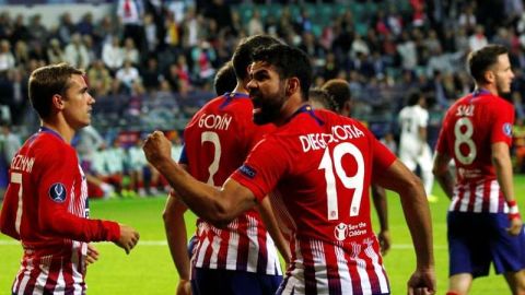 Diego Costa celebra un gol del Atlético Madrid ante el Real Madrid en la Supercopa de la UEFA. (Foto: EFE/TOMS KALNINS)